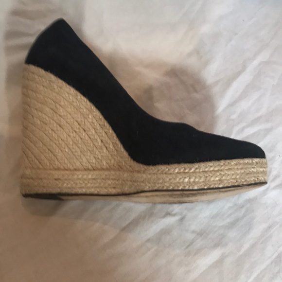 “FERRAGAMO” “Bernie” Black Espadrille Wedges. - Picture 11 of 16